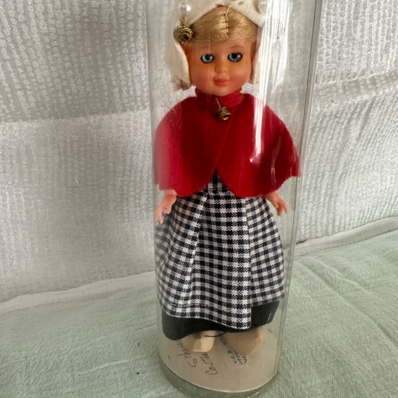 Vintage Collectible Souvenir Dutch, Holland  7.5” tall doll - Picture 6 of 6